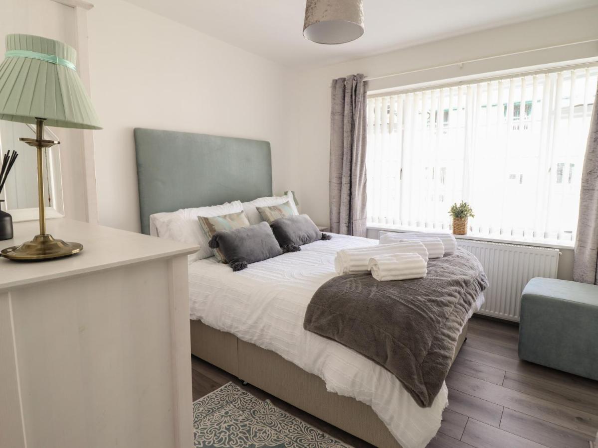 The Old Coach House Apartment คอนวี ภายนอก รูปภาพ