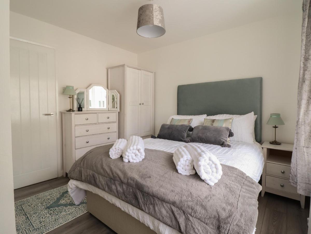 The Old Coach House Apartment คอนวี ภายนอก รูปภาพ