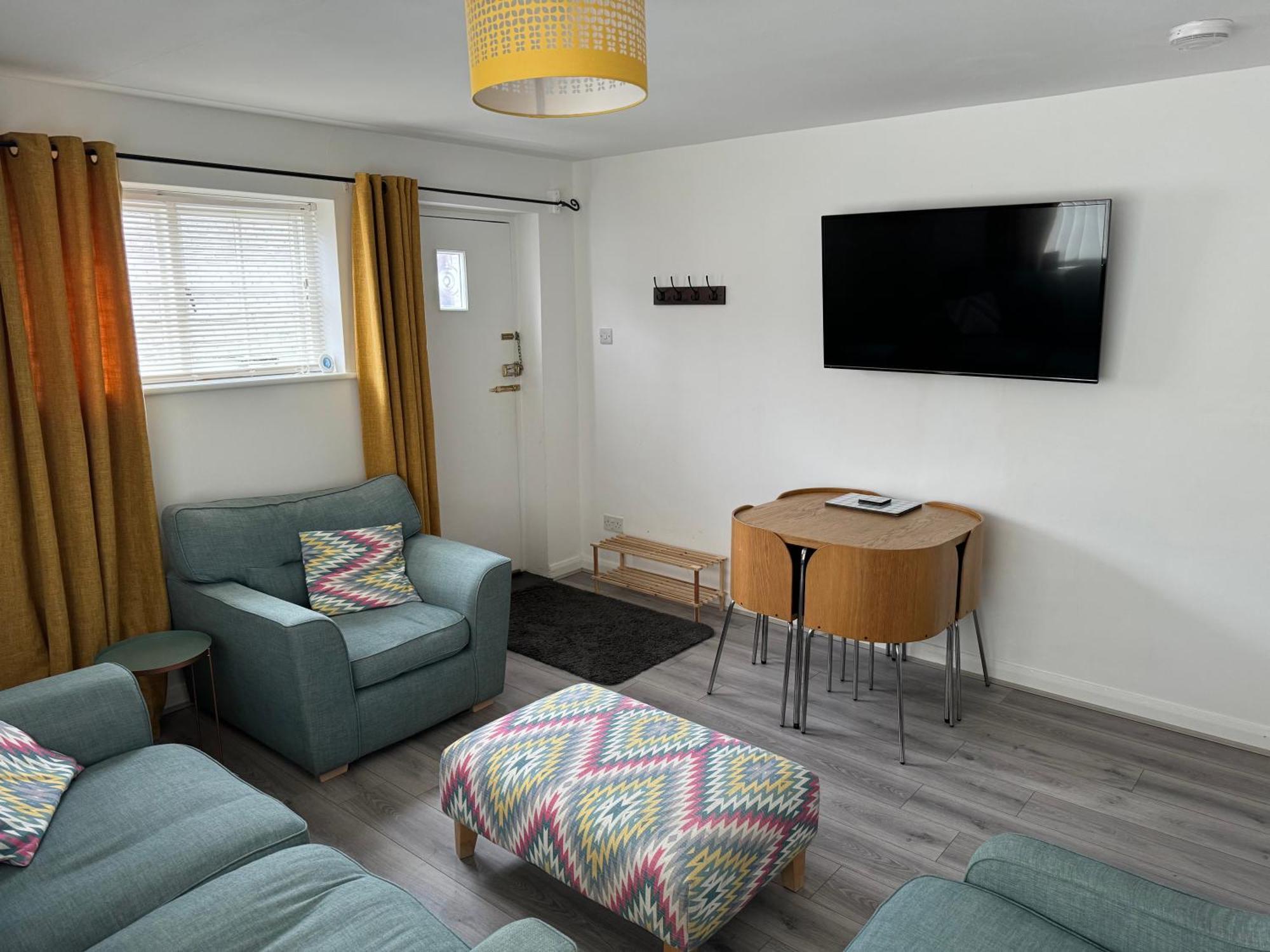 The Old Coach House Apartment คอนวี ภายนอก รูปภาพ