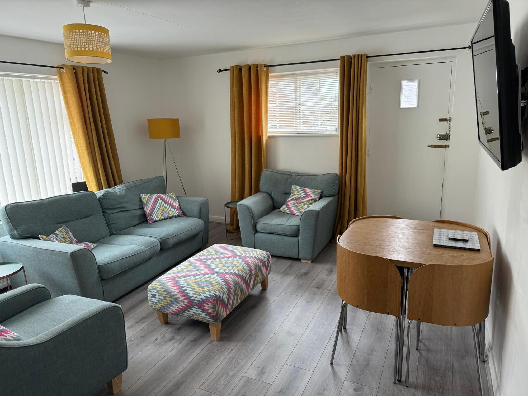 The Old Coach House Apartment คอนวี ภายนอก รูปภาพ